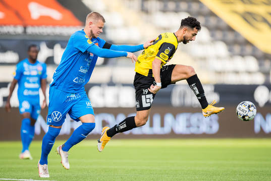 Mjällbys David Löfquist och Häckens Daleho Irandust