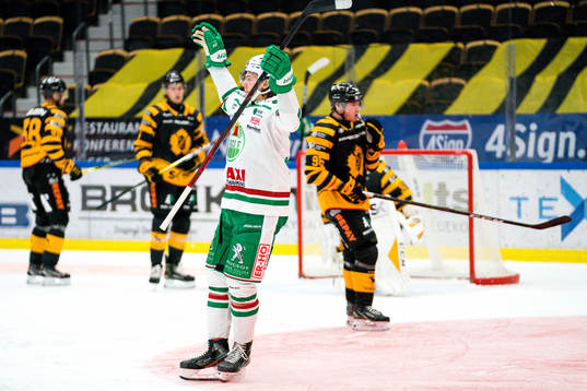 Rögles Moritz Seider jublar