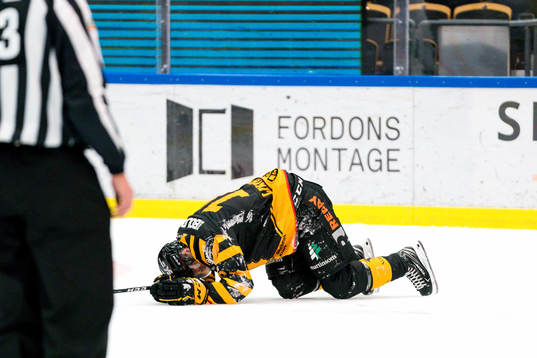 Skellefteås Linus Lindström har ont