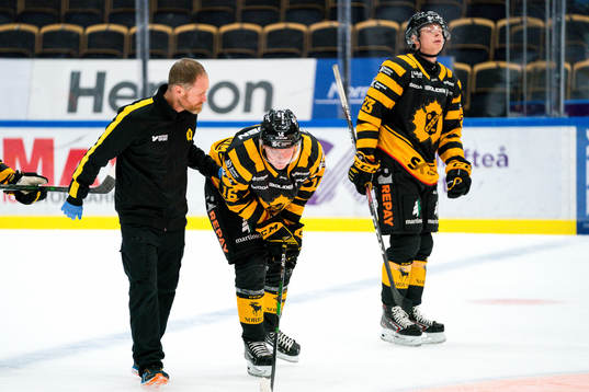 Skellefteås Linus Lindström har ont