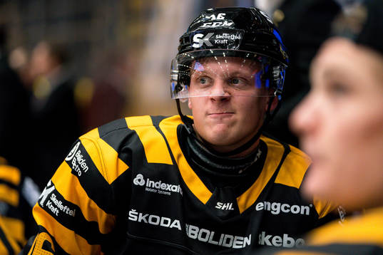 Skellefteås Linus Lindström har ont