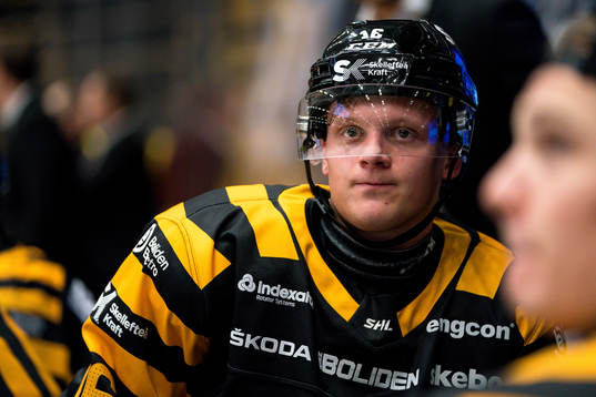 Skellefteås Linus Lindström har ont