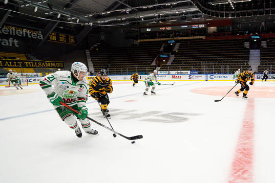 Rögles Nils Höglander och Skellefteås Tuomas Kiiskinen