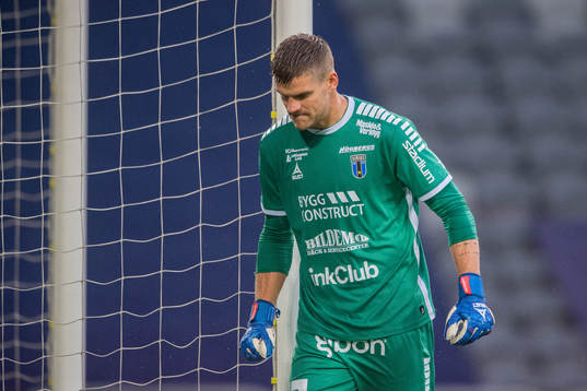 Sirius målvakt Lukas Jonsson deppar