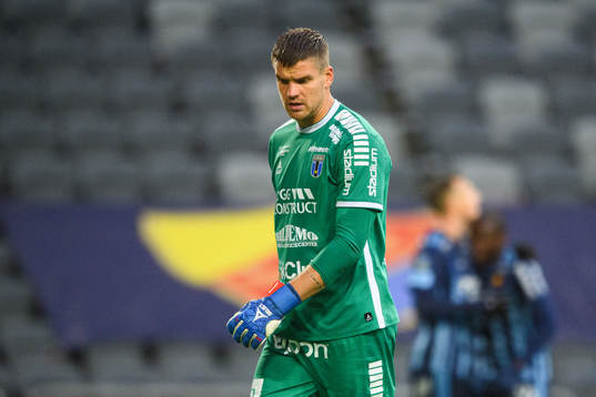 Sirius målvakt Lukas Jonsson deppar