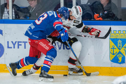 Oskarshamns Filiph Engsund och Malmö Redhawks Fredrik