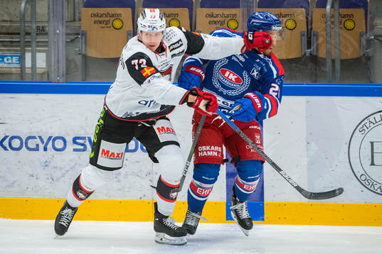 Malmö Redhawks Adam Ollas Mattsson och Oskarshamns Brian
