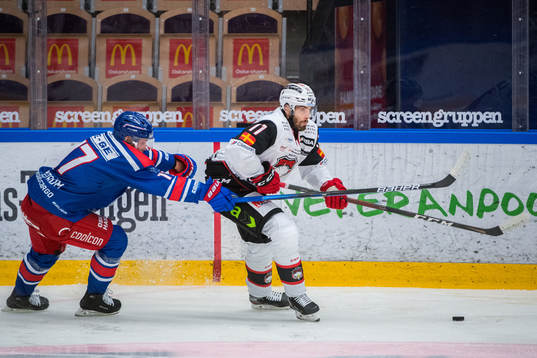 Oskarshamns Jonas Engström och Malmö Redhawks Markus