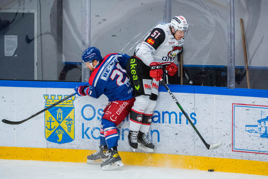 Oskarshamns Brian Cooper och Malmö Redhawks Emil Sylvegård