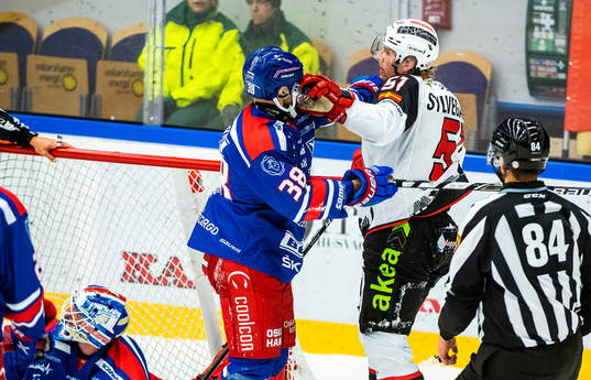 Oskarshamns Nichlas Torp och Malmö Redhawks Emil Sylvegård
