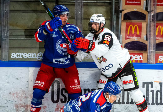 Oskarshamns Joakim Thelin och Malmö Redhawks Anton Olsson