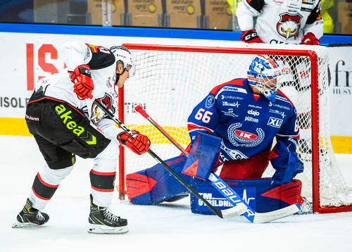 Oskarshamns målvakt Tex Williamsson och Malmö Redhawks