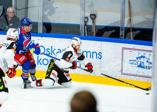 Oskarshamns Filiph Engsund och Malmö Redhawks Johan