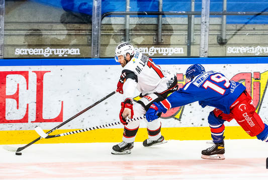 Oskarshamns Tyler Kelleher och Malmö Redhawks Markus