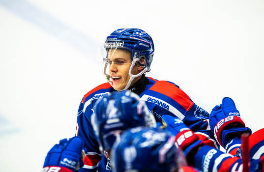 Oskarshamns Tyler Kelleher jublar