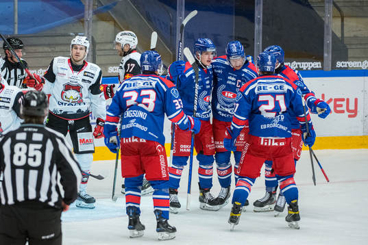 Oskarshamns Jan Ordos jublar med lagkamrater