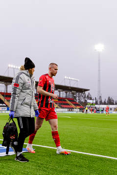 Östersunds Thomas Isherwood kliver av skadad
