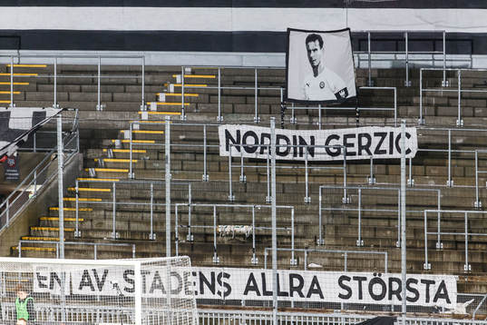 Örebros Nordin Gerzic uppmärksammas på läktaren