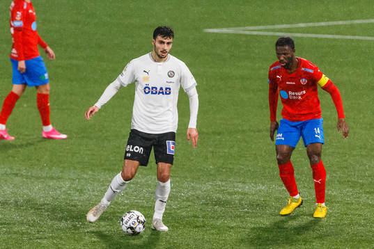 Örebros Deniz Hümmet och Helsingborgs Mohammed Abubakari