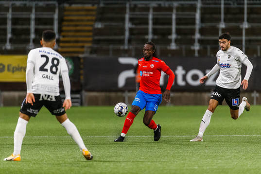 Helsingborgs Kebba Ceesay och Örebros Deniz Hümmet