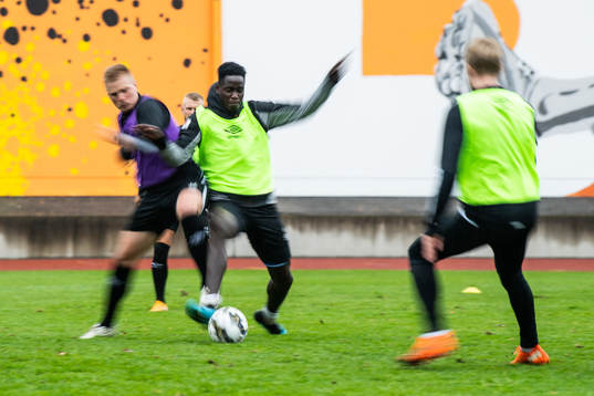 Per Frick och Joseph Okumu