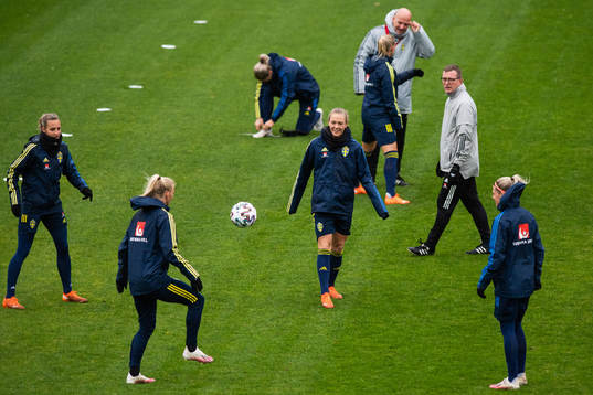 Nathalie Björn, Sofia Jakobsson, Magdalena Eriksson and