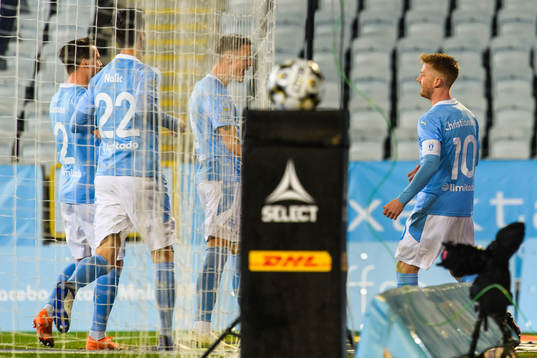 Malmö FFs Anders Christiansen jublar med lagkamrater