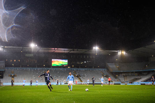 IFK Göteborg André Calisir och Malmö FFs Adi Nalic