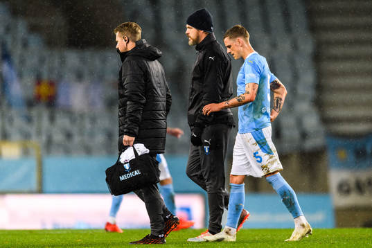 Malmö FFs Sören Rieks lämnar planen