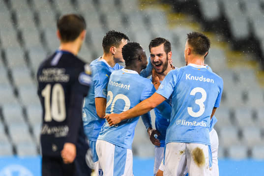 Malmö FFs Adi Nalic jublar med lagkamrater