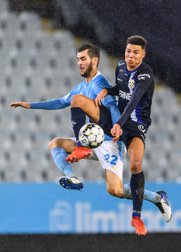 Malmö FFs Adi Nalic och IFK Göteborg Alexander Jallow
