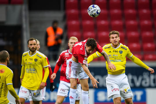 Kalmars Adrian Edqvist och Falkenbergs Marcus Mathisen