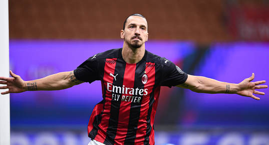 Zlatan Ibrahimovic of Milan celebrates