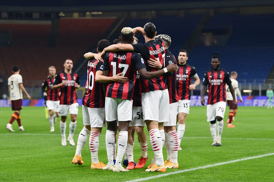 Zlatan Ibrahimovic of Milan celebrate with teammates
