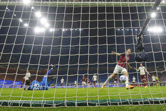 Zlatan Ibrahimovic of Milan celebrates