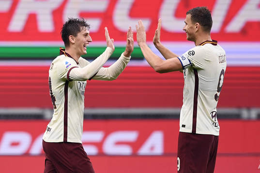 Marash Kumbulla of Roma celebrates