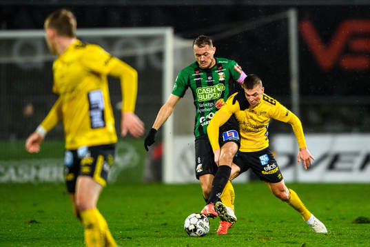 Varbergs Albert Ejupi och Elfsborgs Simon Olsson