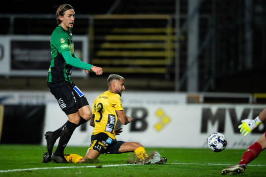 Varbergs Joakim Lindner och Elfsborgs Rami Kaib