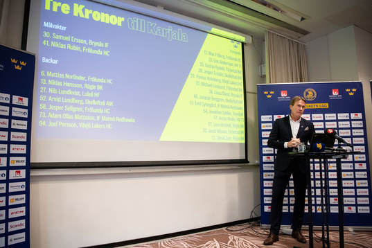 Förbundskapten Johan Garpenlöv presenterar truppen till