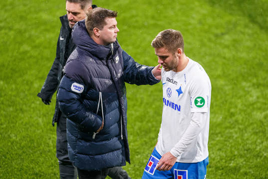 IFK Norrköpings tränare Jens Gustafsson klappar om
