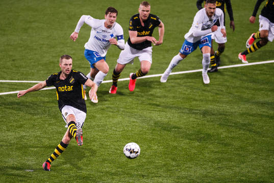 s Sebastian Larsson gör 2-2 på straff