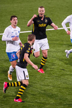 s Kolbeinn Sigthorsson jublar med Sebastian Larsson