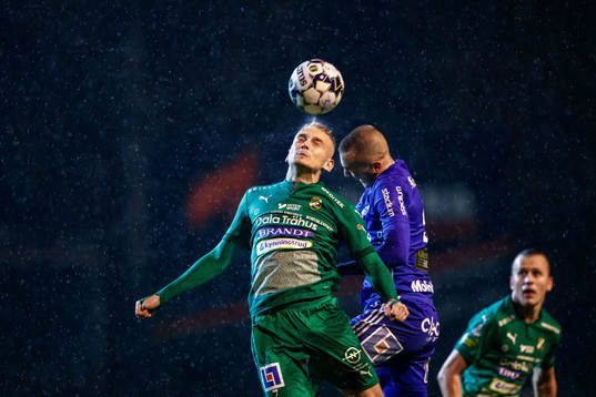 Ljungskiles Johan Brannefalk och Sundsvalls Dennis Olsson