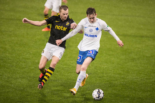 s Sebastian Larsson och IFK Norrköpings Isak Bergmann