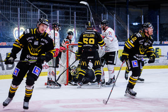 Västerås målvakt Jesper Myrenberg deppar