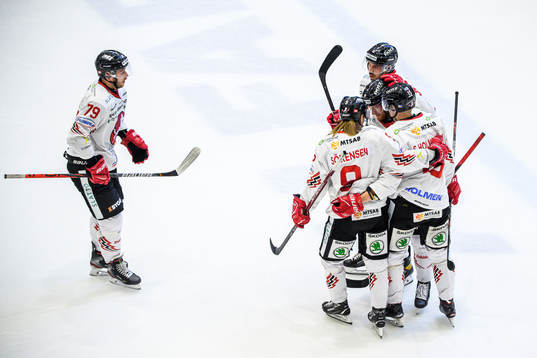 Vita Hästens Marcus Fagerudd jublar