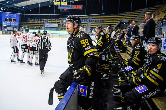 Västerås Anton Mylläri och Niclas Lundgren reagerar
