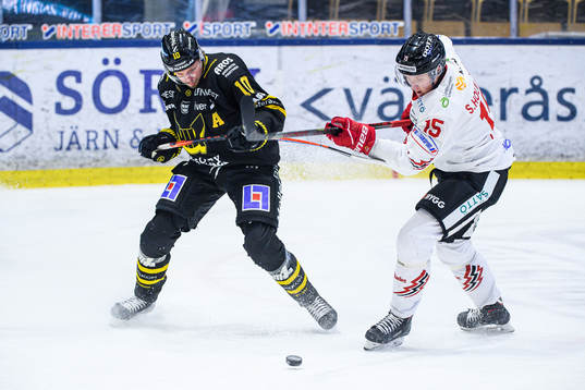 Västerås Jimmie Jansson Lorek i en kamp mot Vita Hästens