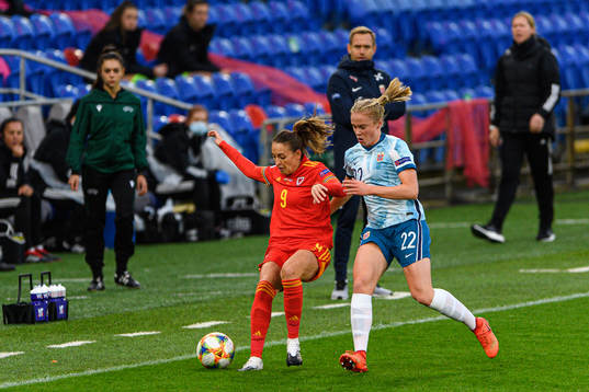 Kayleigh Green of Wales and Julie Blakstad of Norway