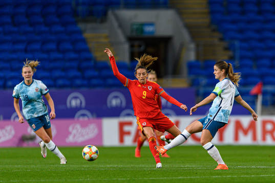 Kayleigh Green of Wales and Maren Mjelde of Norway